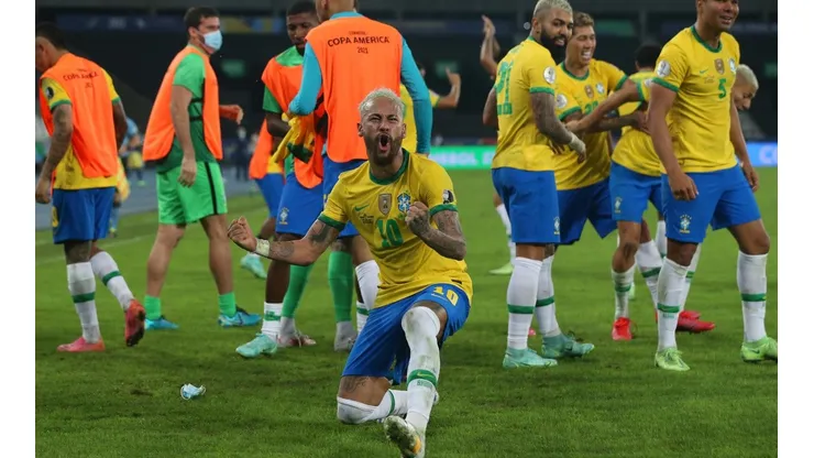 Neymar está a una amarilla de la suspensión