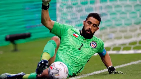 Vidal trata de motivar a Bravo en el penal de Paraguay.