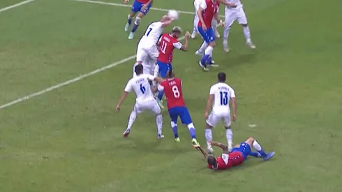 La mano que todo Chile reclama ante Paraguay