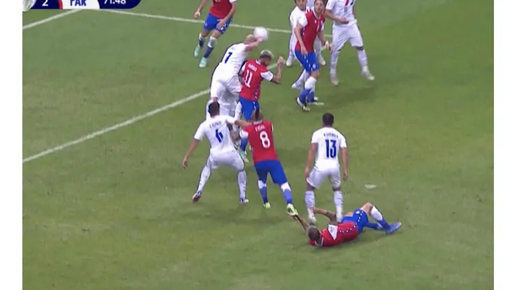 La mano que todo Chile reclama ante Paraguay