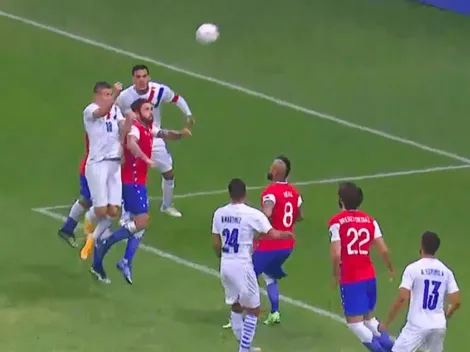 Video: ¡Gol de Paraguay! Chile otra vez sufre de pelota parada