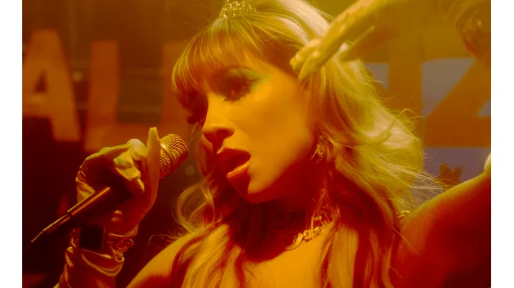 Princesa Alba en el clip de miss u bb.