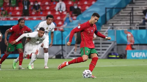 Cristiano anota y pone la ilusión de Portugal