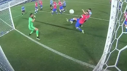 El momento del gol de Luis Suárez frente a Chile