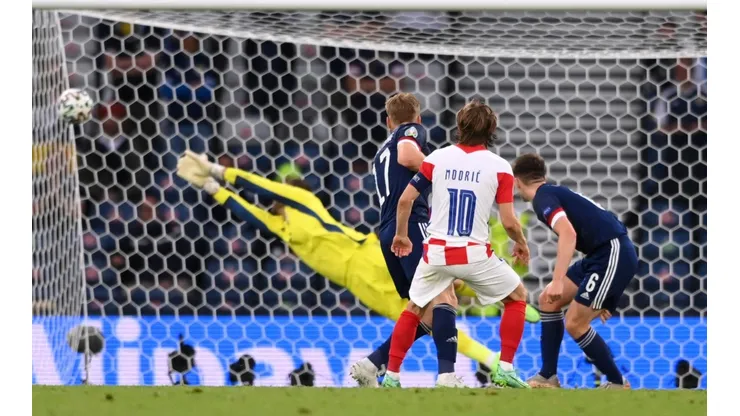 El golazo que le marcó Modric a Escocia