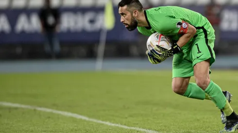 Claudio Bravo sigue sumando elogios por su actuación en la Copa América.