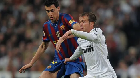 En sus tiempos de futbolista, Van der Vaar se enfrentó a Busquets en el derbi de España