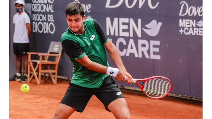 Tomás Barrios avanza en las rondas clasificatorias de Wimbledon.