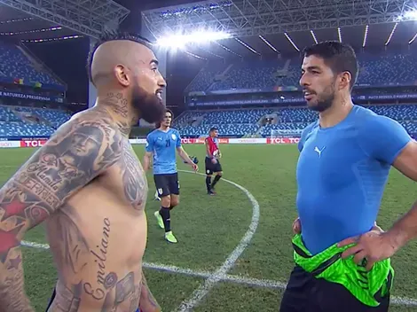 Sabroso diálogo postpartido: Vidal le cobra patada a Suárez