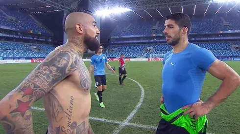 El sabroso diálogo de Arturo Vidal y Luis Suárez tras el duelo de Chile y Uruguay.