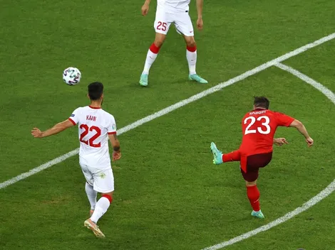 Mega golazo de Shaqiri guía a Suiza en triunfo ante Turquía