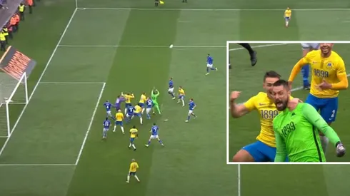 Lucas Covolan tras marcar el gol agónico en el Torquay United