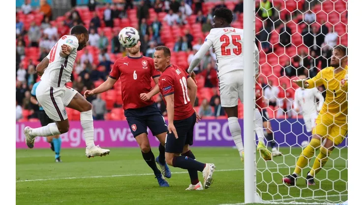 Raheem Sterling marcó el único gol del partido.