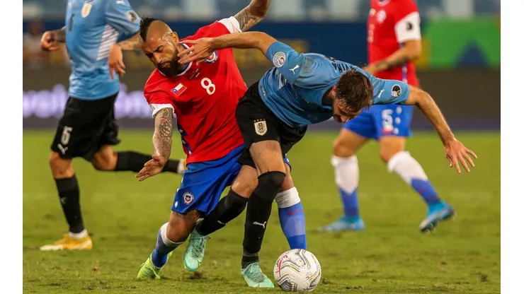 Chile igualó en durísimo partido con Uruguay.