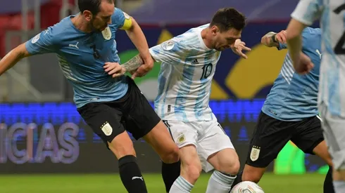 Godín contó la preocupación de su selección por la falta de gol