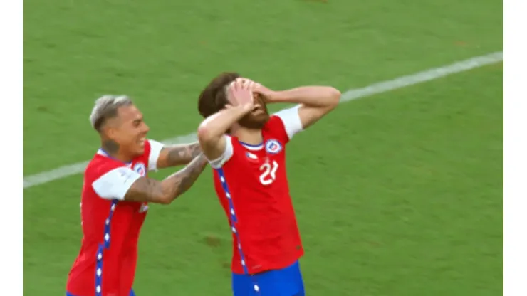 Ben Brereton marca su primer gol con Chile y pone el 1-0 frente a Bolivia en Copa América.