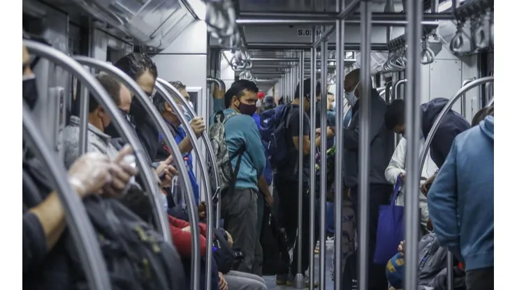 Revisa el horario del tren subterráneo