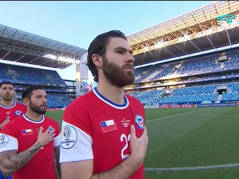 Brereton se mostró más chileno que la cazuela en el himno nacional