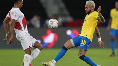 Neymar le dio un baile a los peruanos, que lo criticaron por piscinero