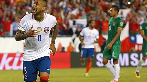 Vidal celebrando ante Bolivia en la Copa América Centenario