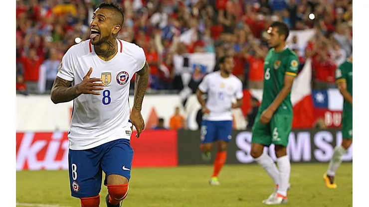 Vidal celebrando ante Bolivia en la Copa América Centenario