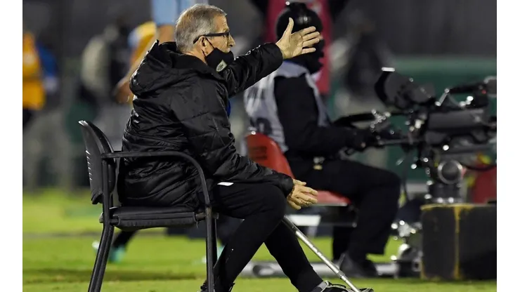 Óscar Washington Tabárez elogió a Lionel Messi.