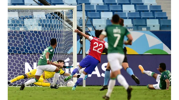 Ben Brereton abrió la cuenta en el primer tiempo para la Selección Chilena ante Bolivia.