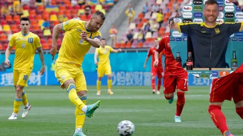 Andriy Yarmolenko se mofó del gesto de Cristiano Ronaldo.