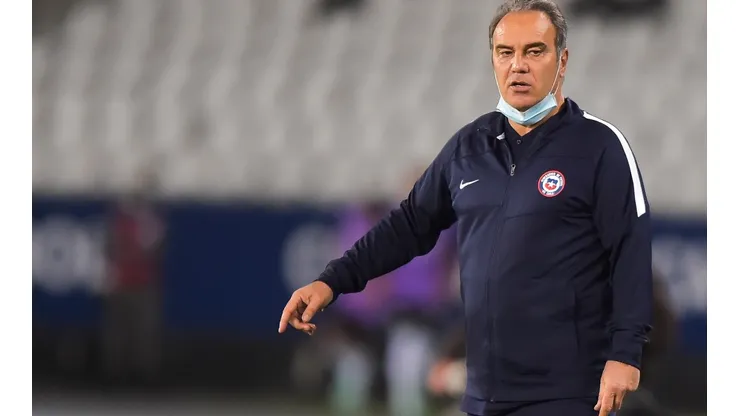 Martín Lasarte juega al misterio con el once de Chile