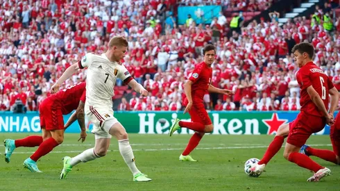 De Bruyne dio un pase gol y luego marcó para Bélgica