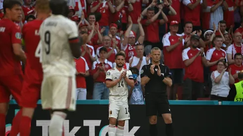 Al minuto 10 hubo 60 segundos de aplausos para Christian Eriksen.