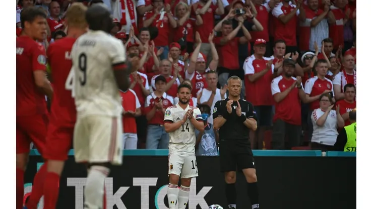 Al minuto 10 hubo 60 segundos de aplausos para Christian Eriksen.