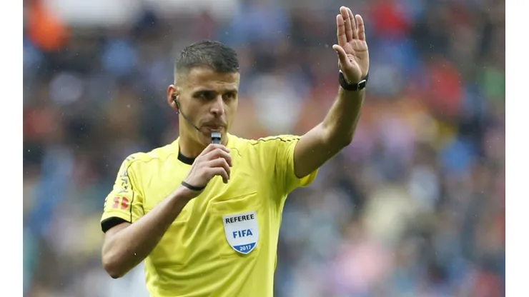 Gil Manzano será el árbitro del partido entre Chile y Bolivia