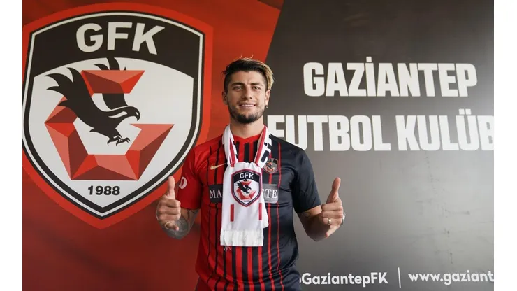 Ángelo Sagal presentado en el Gaziantep de Turquía