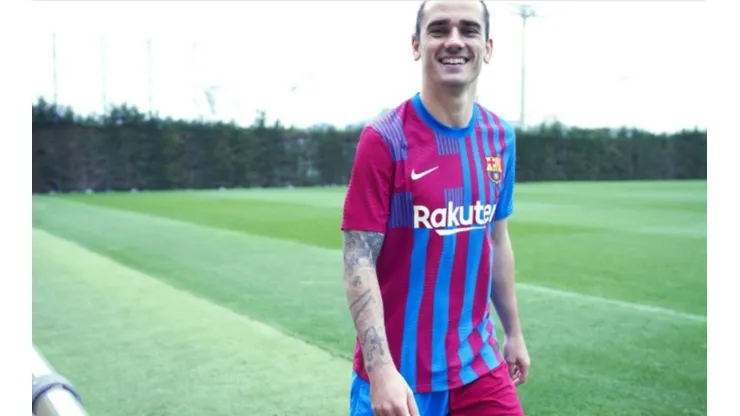 Antoine Griezmann fue uno de los modelos de la nueva camiseta.