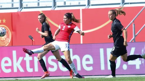 Carla Guerrero lideró la defensa de la Roja femenina.