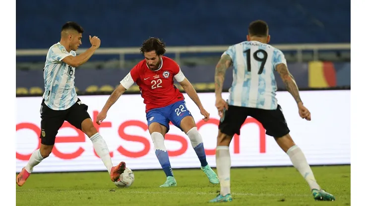 Ben Brereton jugando ante Argentina