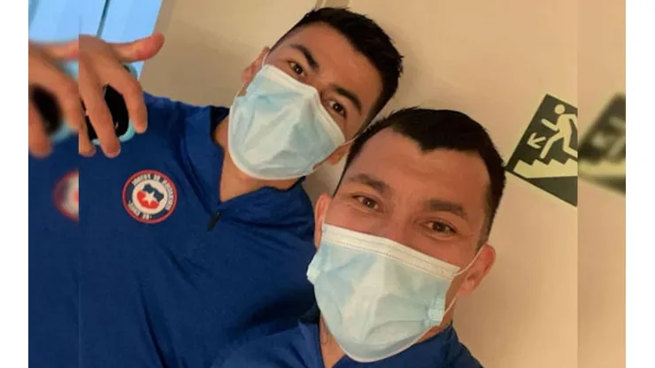 Tomás Alarcón ya tiene la arenga de Gary Medel para jugar en el Cádiz de España.