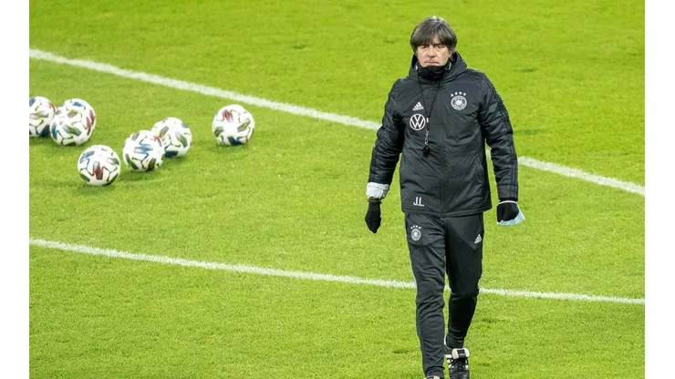 Un intruso obligó a la policía a irrumpir en el entrenamiento de la Mannschaft.