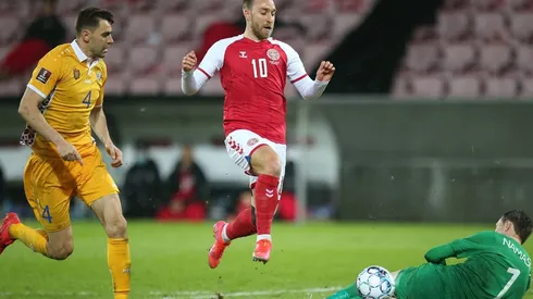Christian Eriksen sufrió un colapso cardiaco en plena Eurocopa y desató angustia en todo el mundo del fútbol