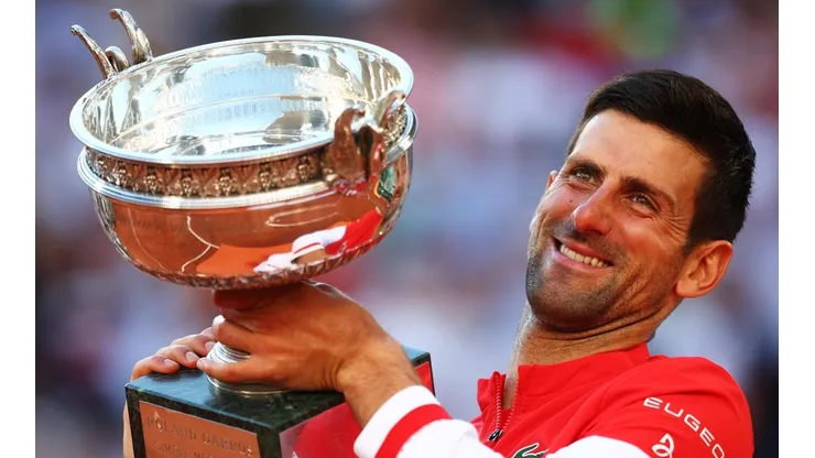 Djokovic venció en cinco sets a Tsitsipas en la final de París