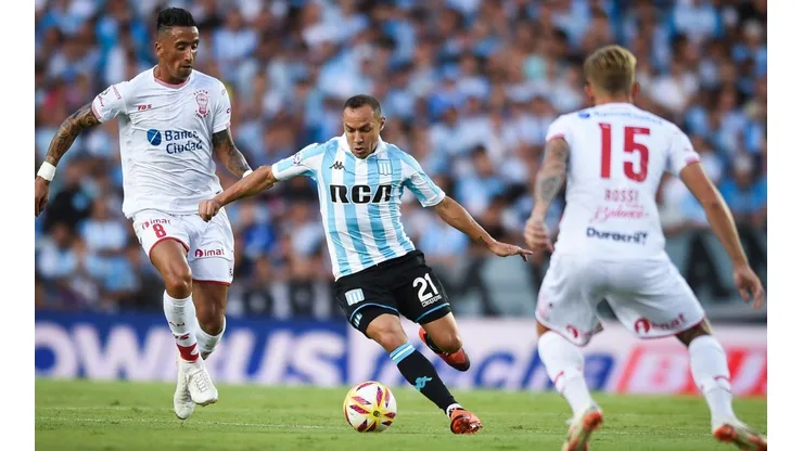Marcelo Díaz y Lucas Barrios están en la agenda de Sebastián Beccacece.