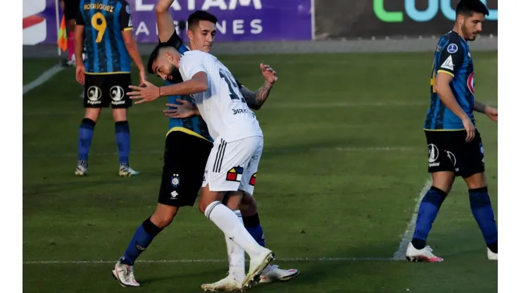 Emiliano Amor ha jugado dos partidos desde su llegada a Colo Colo.
