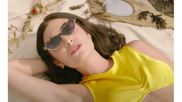 Lorde en el video de su nueva canción Solar Power, mismo tema que le otorga el nombre a su nuevo disco.