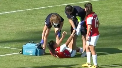 Urrutia salió con molestias y en camilla en el duelo ante Eslovaquia