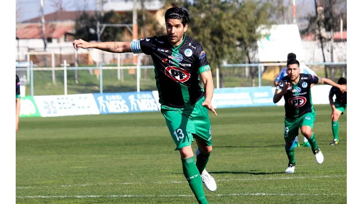 El Loco Abreu defendió los colores de Puerto Montt en 2017