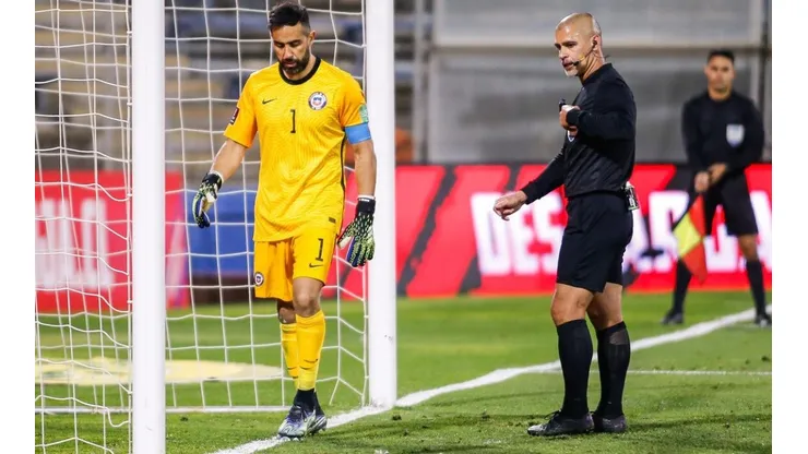 Aquino en el penal contra Chile