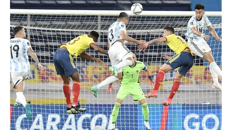Cristián Romero anotó su primer gol con la camiseta de Argentina en la igualdad ante Colombia, pero está en duda para la Copa América