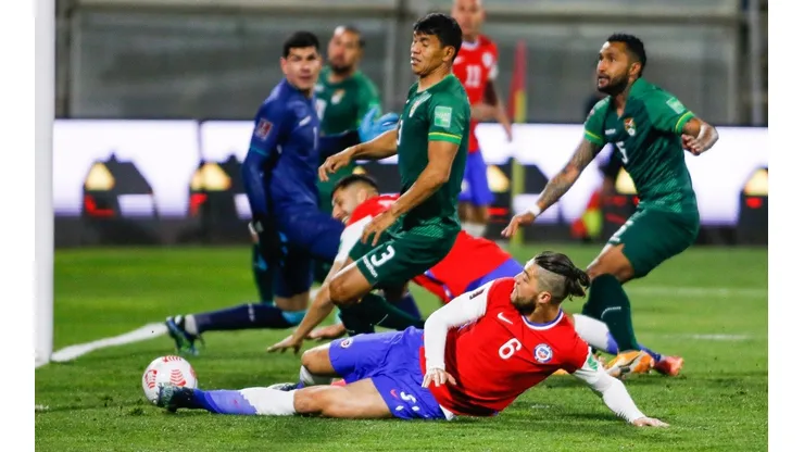 Bolivia plantó una línea defensiva que llegó a ser de nueve jugadores