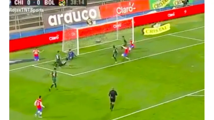 Alexis tuvo el 1-0 pero Bolivia se lo negó